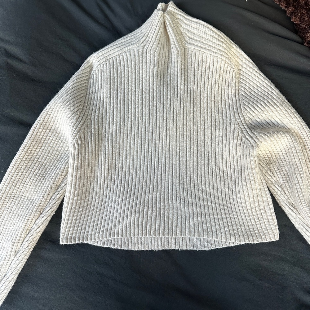 HM Turtleneck Sweater in Cream Size XS